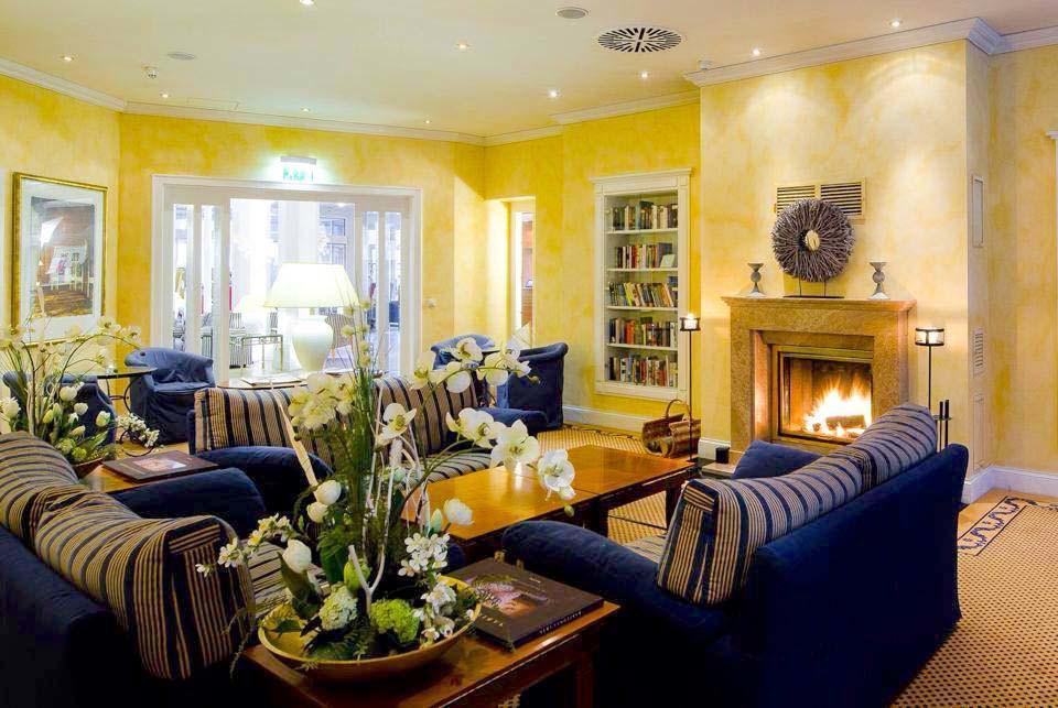Grand Hotel Binz Bagian luar foto The lounge at the hotel
