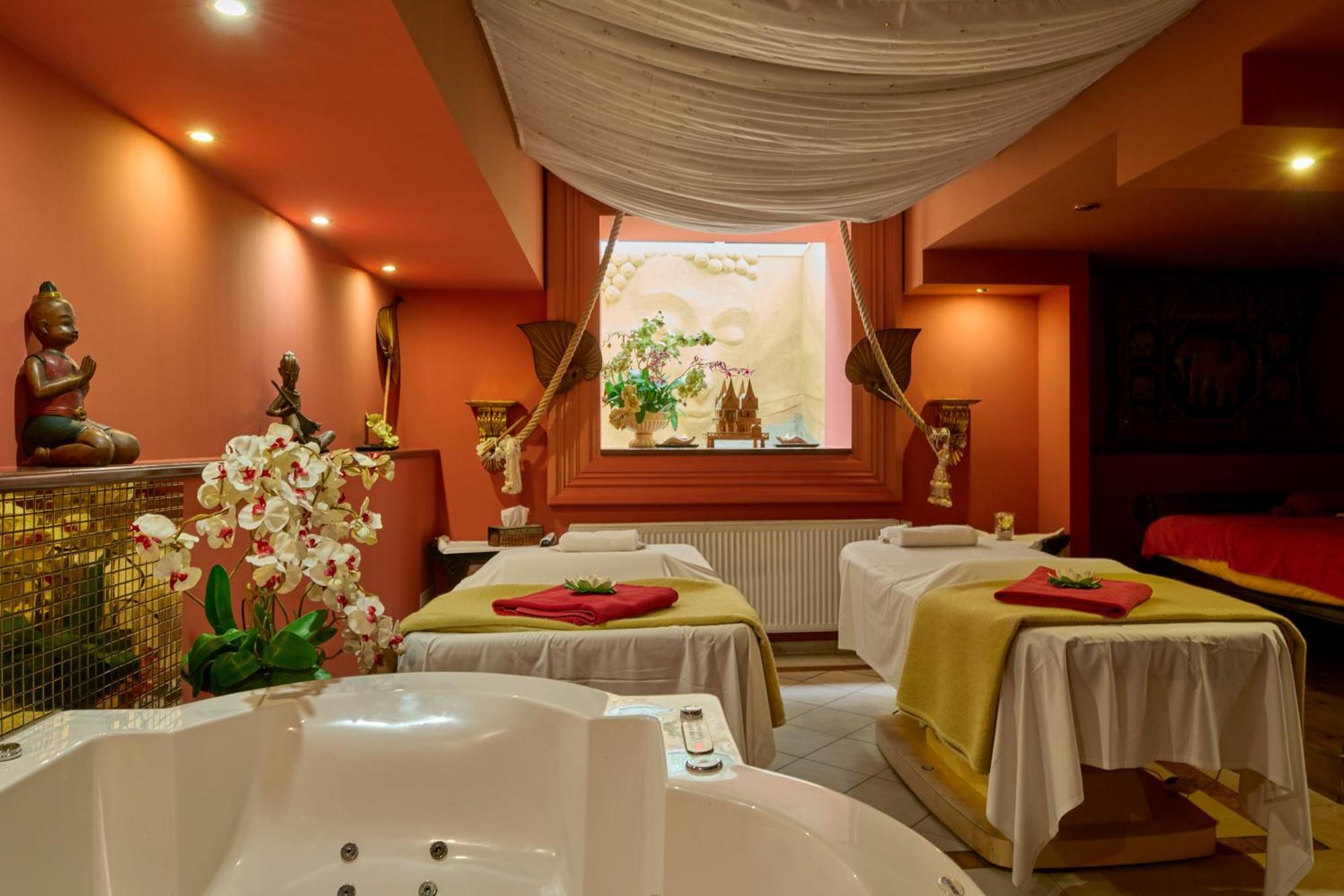 Grand Hotel Binz Bagian luar foto A spa in Prague, Czech Republic