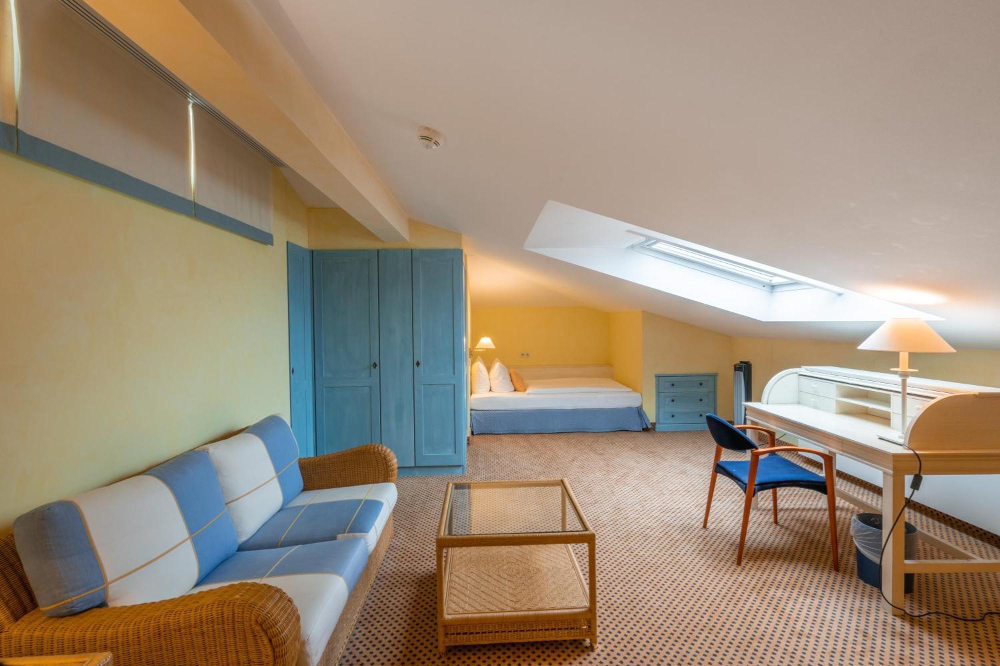 Grand Hotel Binz Bagian luar foto A room at the hotel