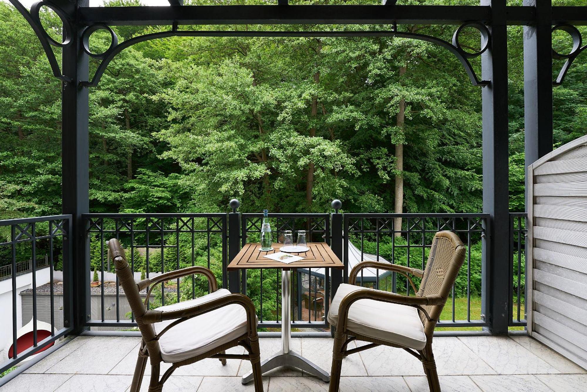 Grand Hotel Binz Bagian luar foto A balcony