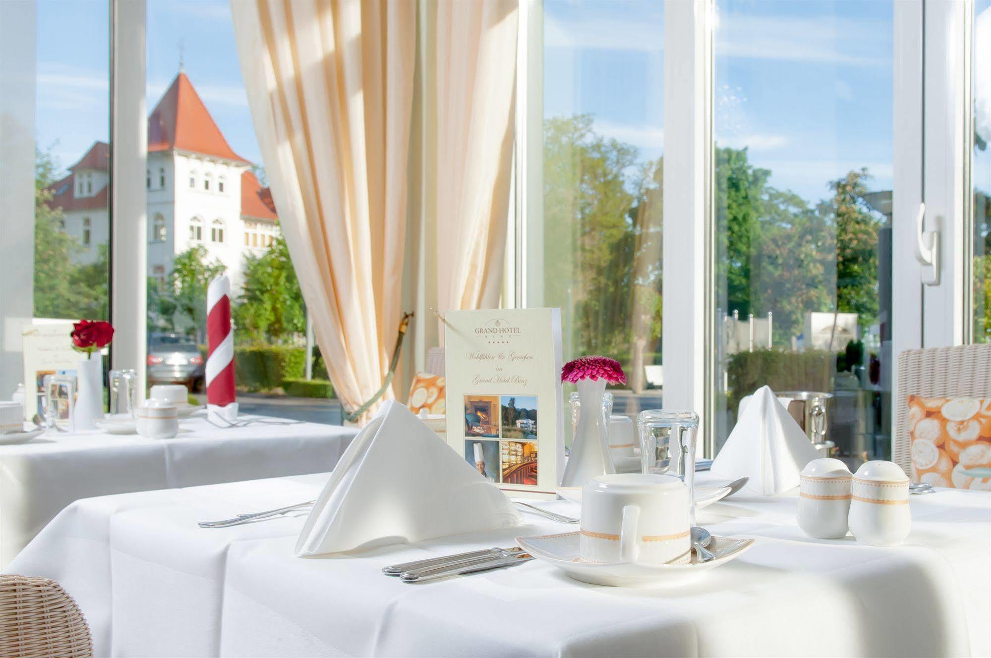 Grand Hotel Binz Bagian luar foto Restaurant