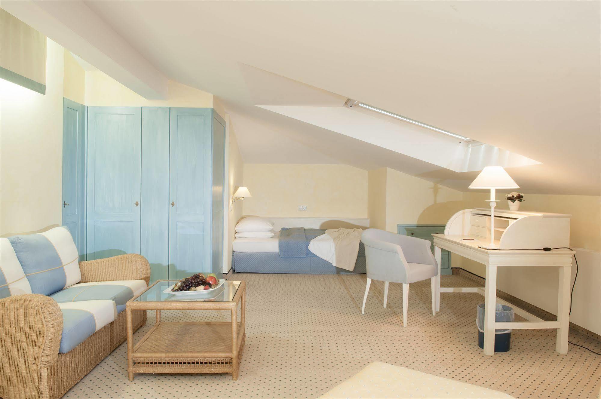 Grand Hotel Binz Bagian luar foto A room at the Hotel Axelmannstein