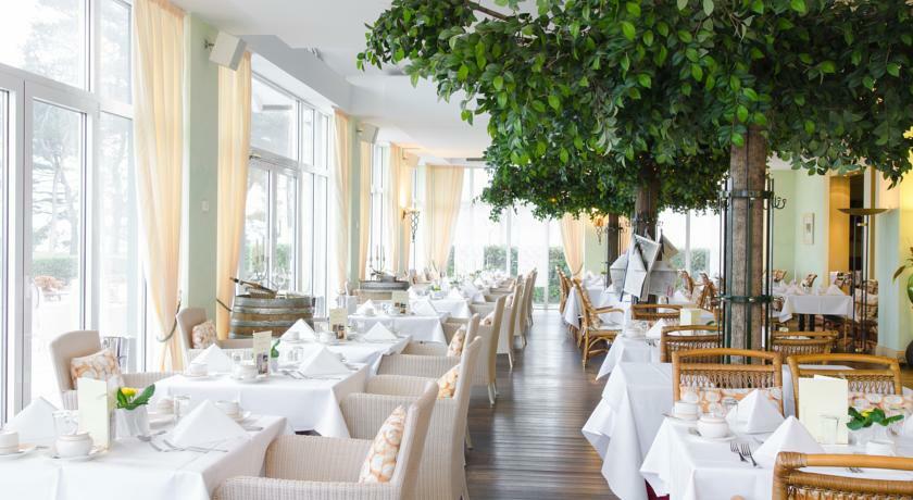 Grand Hotel Binz Bagian luar foto Restaurant